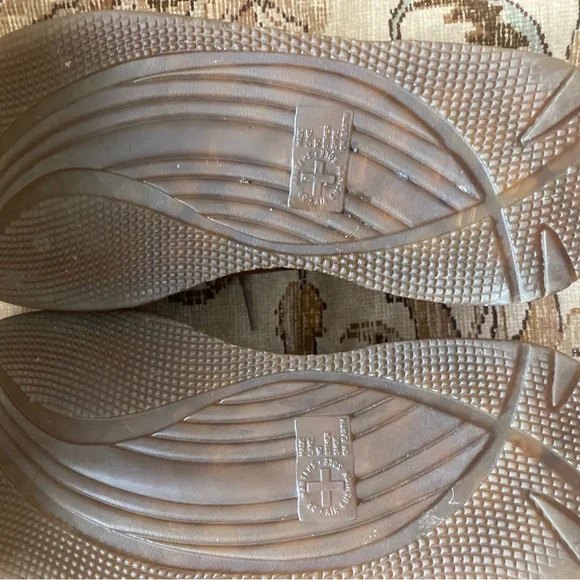 Dr. Martens Shoes - Picture 3 of 6